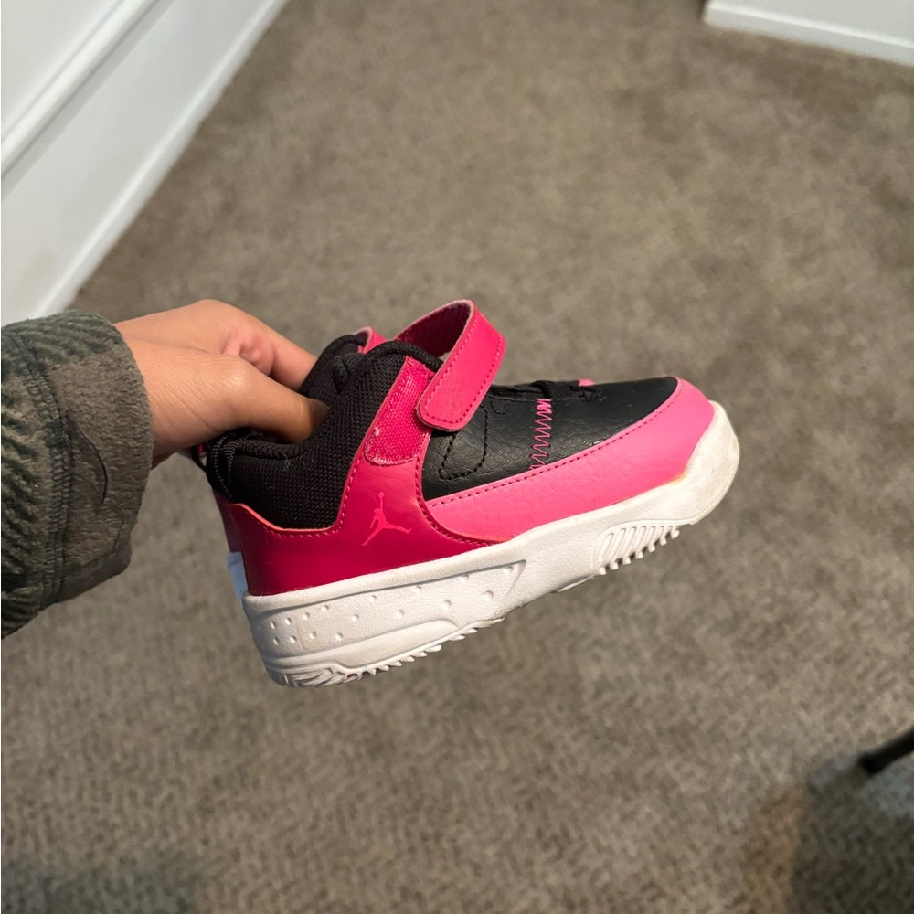 Gently Used toddler Jordan’s 8c